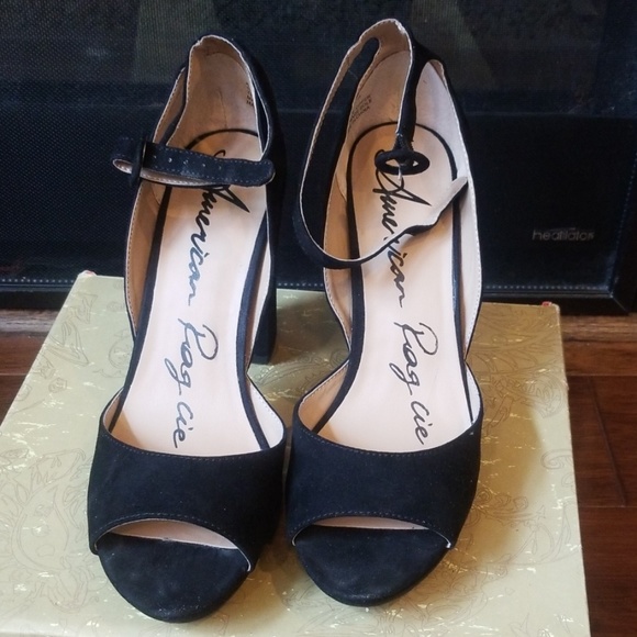 Black Platform 4" Heels - Picture 4 of 4